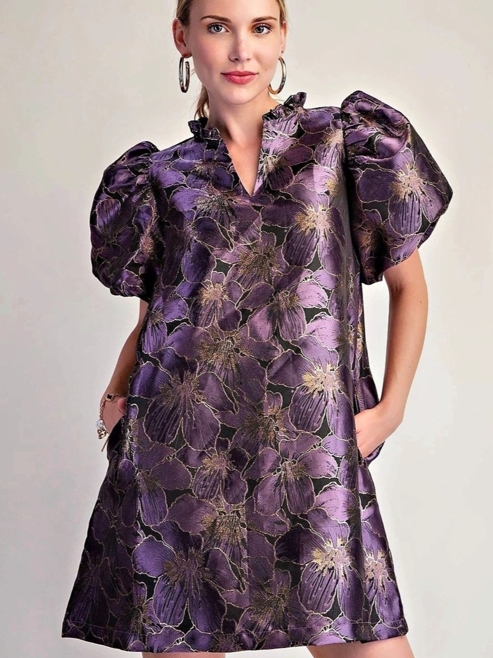 Metallic Jacquard Puff Sleeve Mini Dress in Plum & Gold